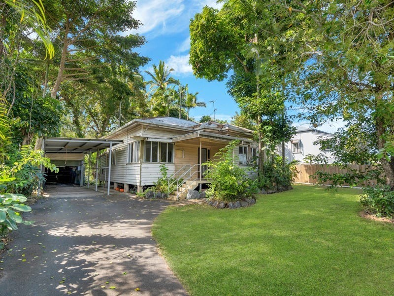 186 Pease Street, Manoora QLD 4870