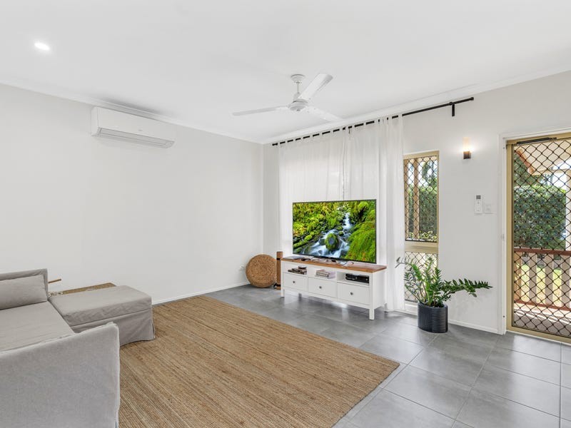 54 Silky Oak Court, Mooroobool QLD 4870