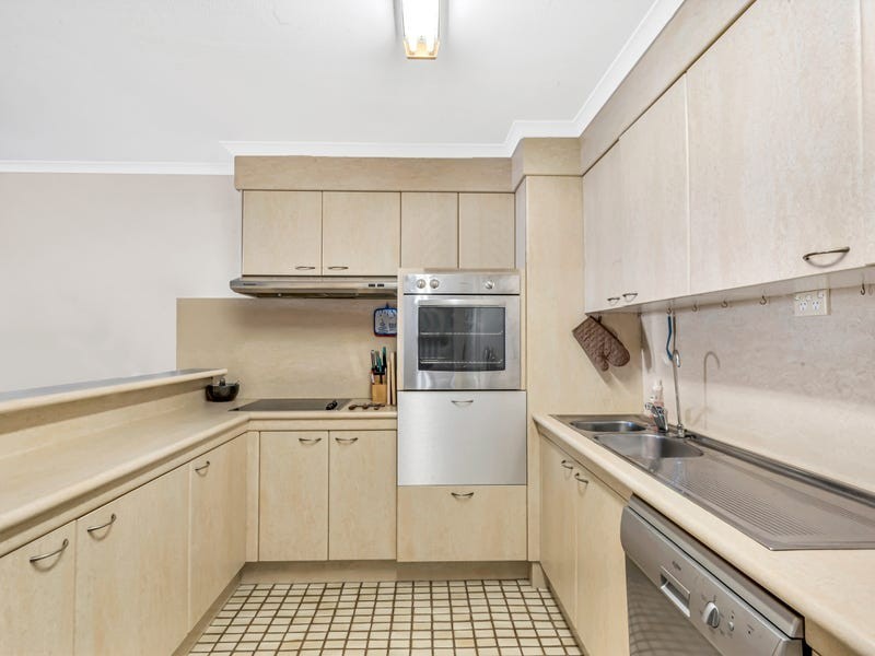 31/249 Esplanade, Cairns North QLD 4870