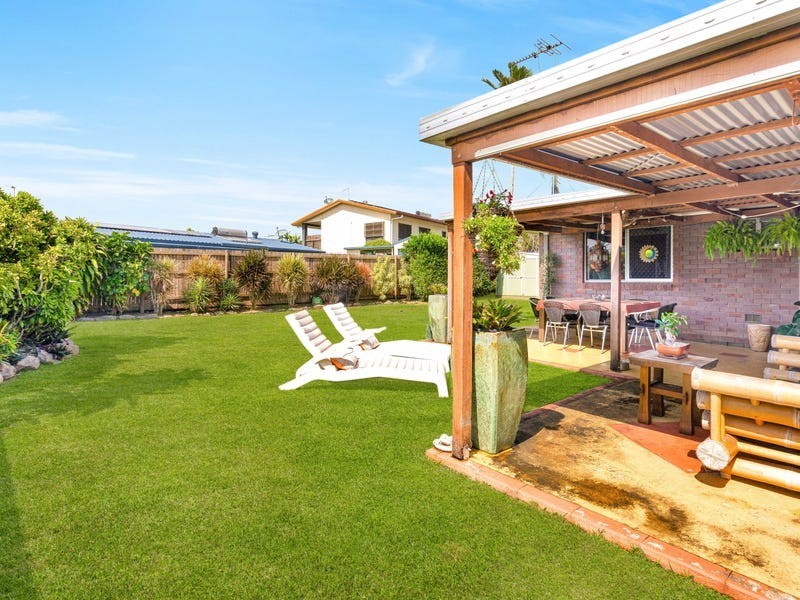 29 Lavender Street, Mooroobool QLD 4870
