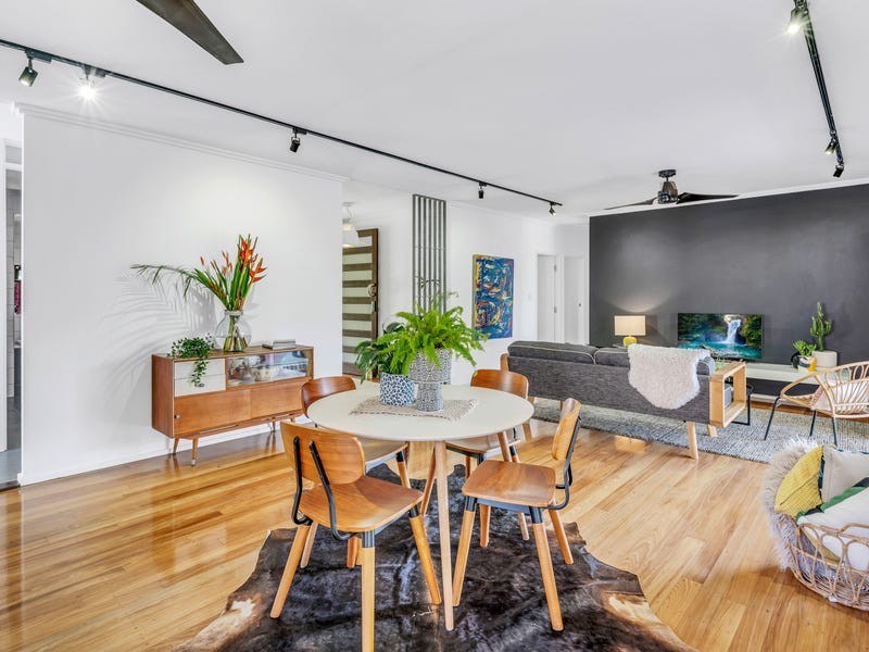 169 Hillview Crescent, Whitfield QLD 4870