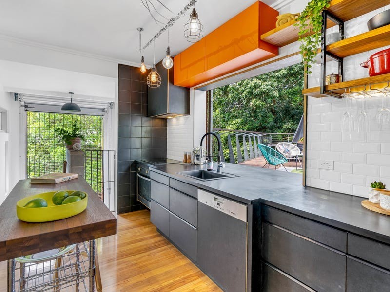 169 Hillview Crescent, Whitfield QLD 4870