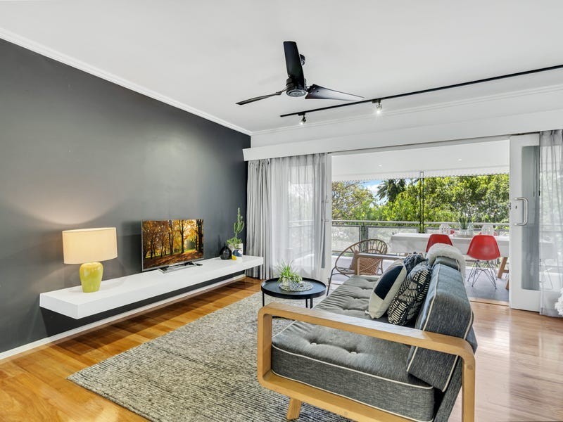 169 Hillview Crescent, Whitfield QLD 4870