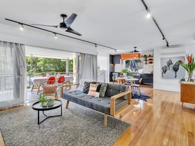 169 Hillview Crescent, Whitfield QLD 4870