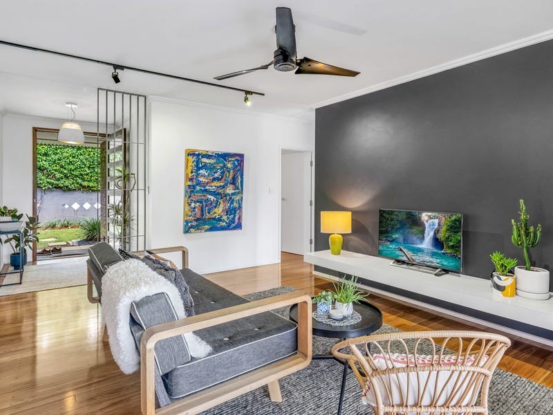 169 Hillview Crescent, Whitfield QLD 4870