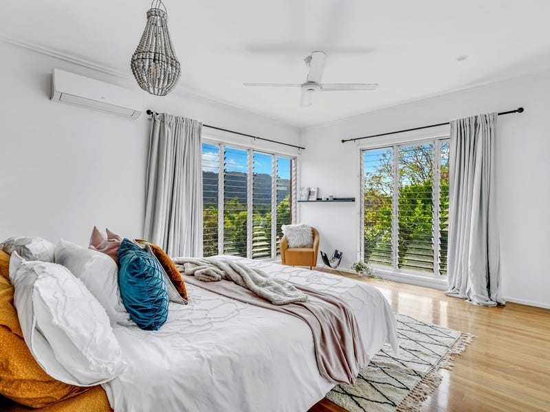 169 Hillview Crescent, Whitfield QLD 4870