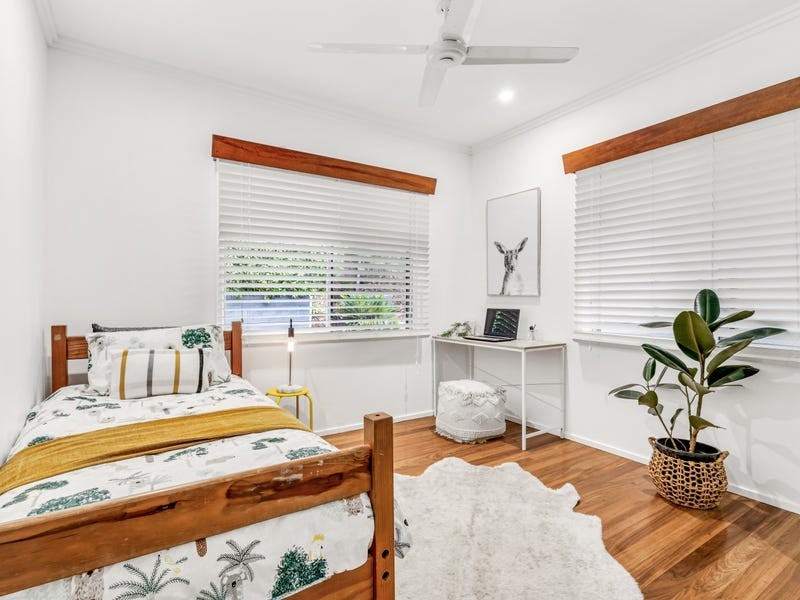 169 Hillview Crescent, Whitfield QLD 4870