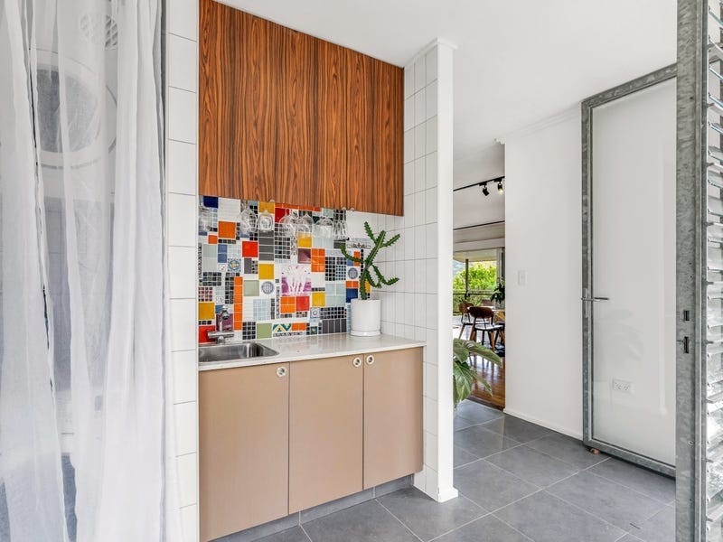 169 Hillview Crescent, Whitfield QLD 4870