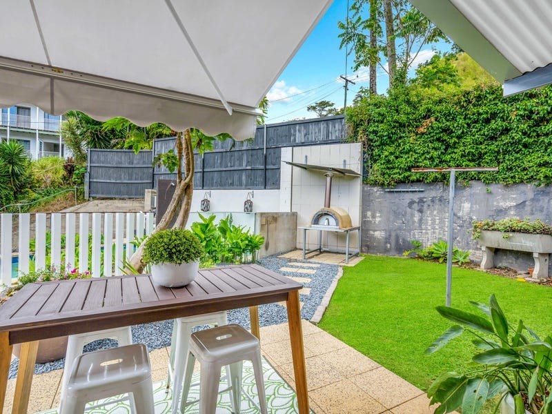 169 Hillview Crescent, Whitfield QLD 4870