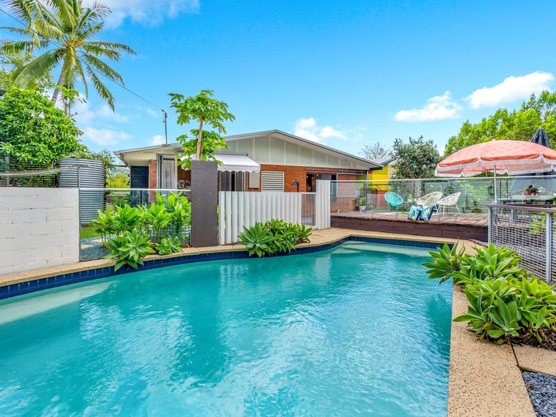 169 Hillview Crescent, Whitfield QLD 4870