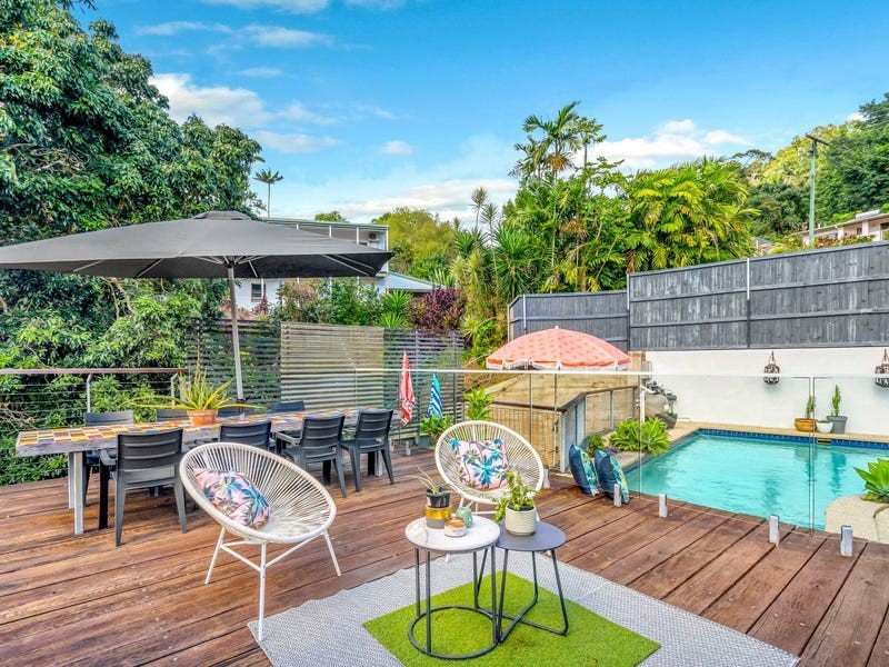 169 Hillview Crescent, Whitfield QLD 4870