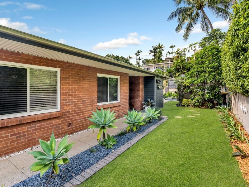 169 Hillview Crescent, Whitfield QLD 4870