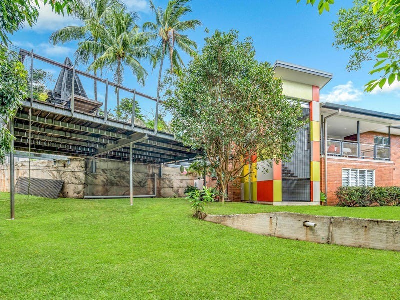 169 Hillview Crescent, Whitfield QLD 4870