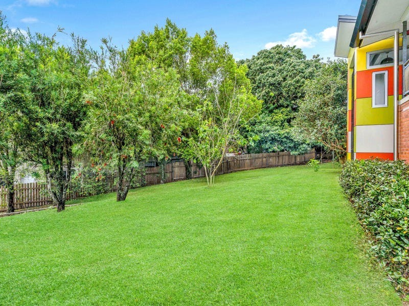 169 Hillview Crescent, Whitfield QLD 4870