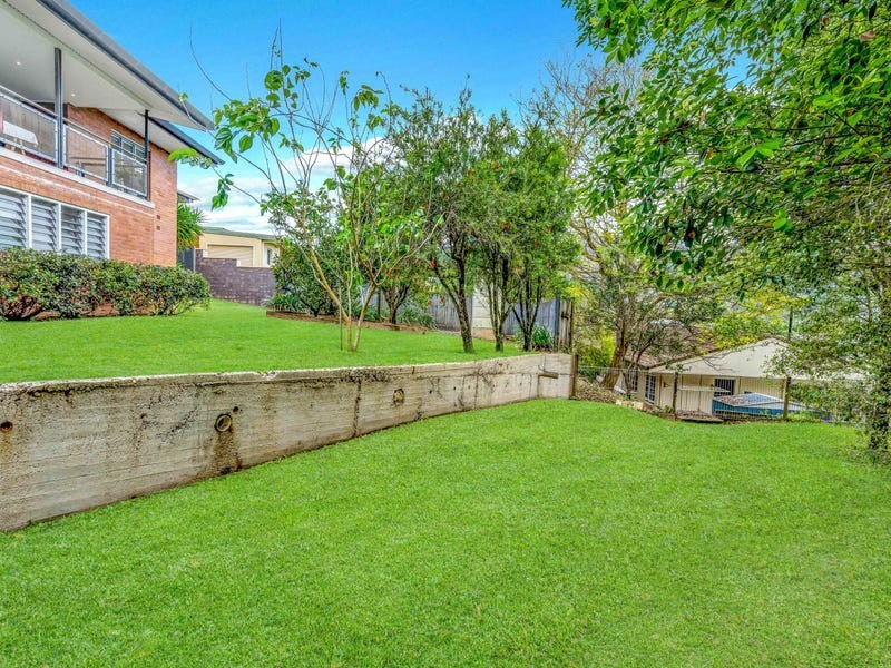 169 Hillview Crescent, Whitfield QLD 4870