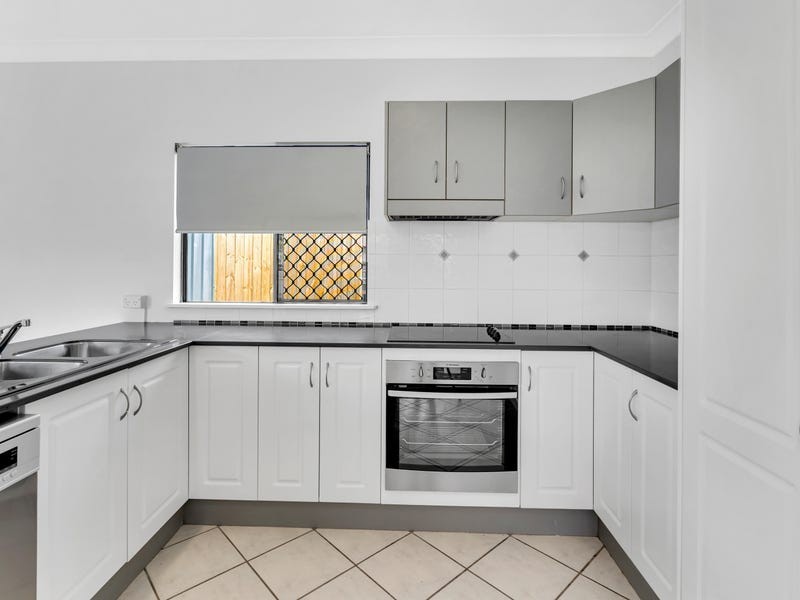 7 Cowie Close, Bentley Park QLD 4869