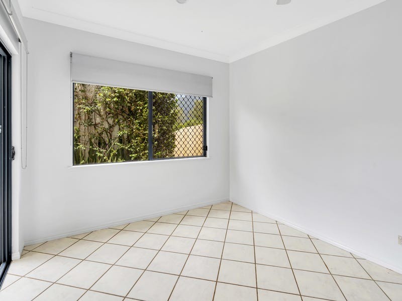 7 Cowie Close, Bentley Park QLD 4869