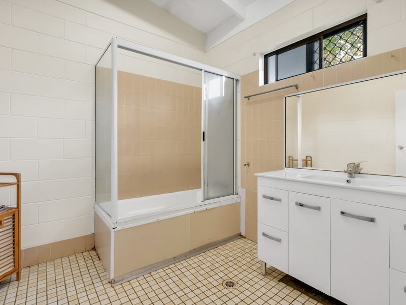 60 Hollywood Boulevard, White Rock QLD 4868