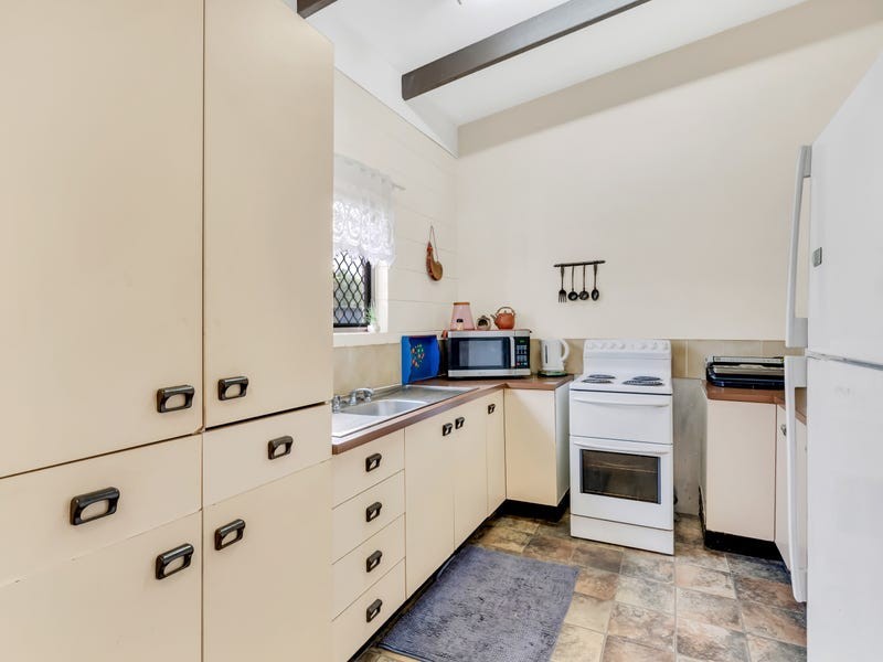 60 Hollywood Boulevard, White Rock QLD 4868