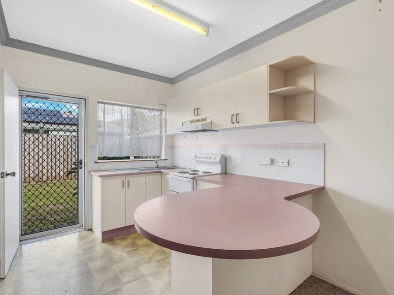 6/389-397 McCoombe Street, Mooroobool QLD 4870