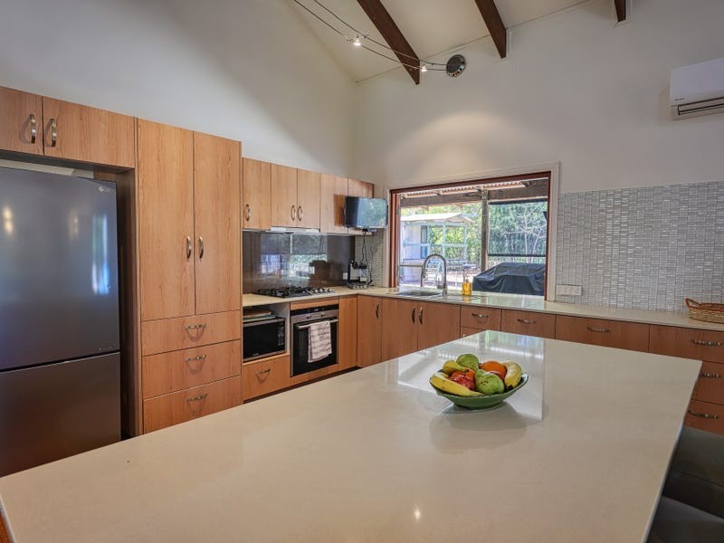 29 Luff Street, Hull Heads QLD 4854