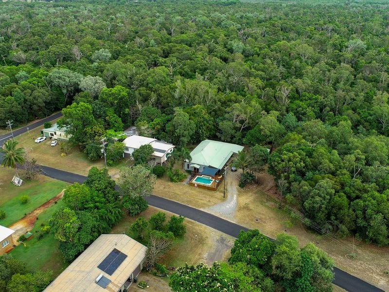 29 Luff Street, Hull Heads QLD 4854