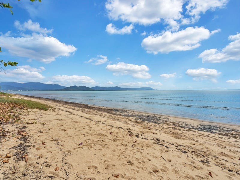 15 Bluewater Street, East Trinity QLD 4871