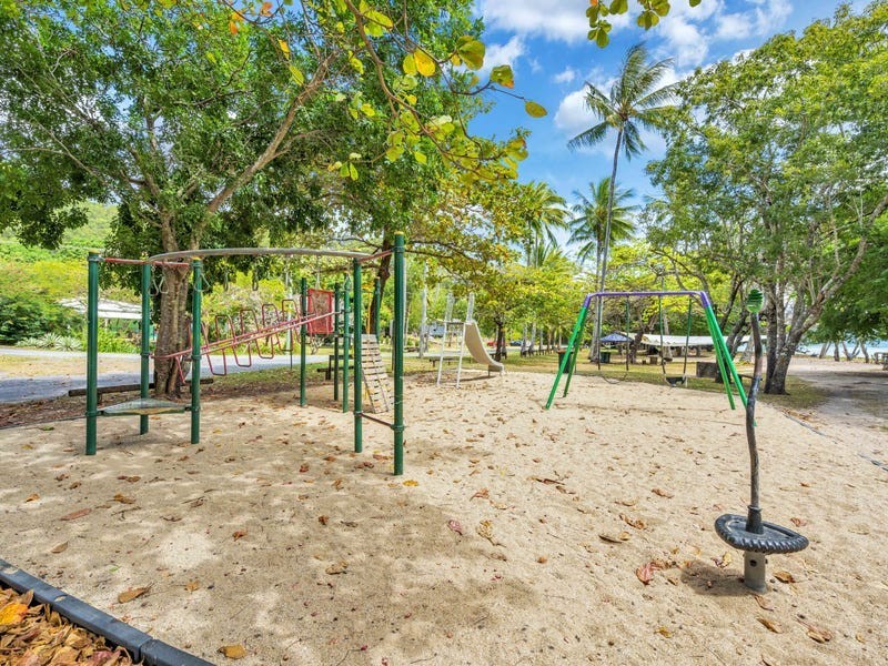 15 Bluewater Street, East Trinity QLD 4871