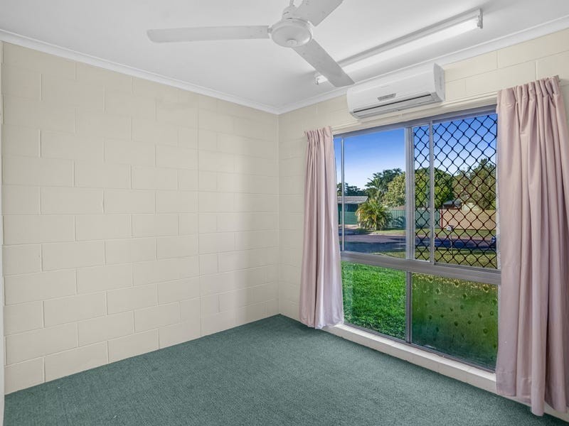 9 Velma Close, Woree QLD 4868