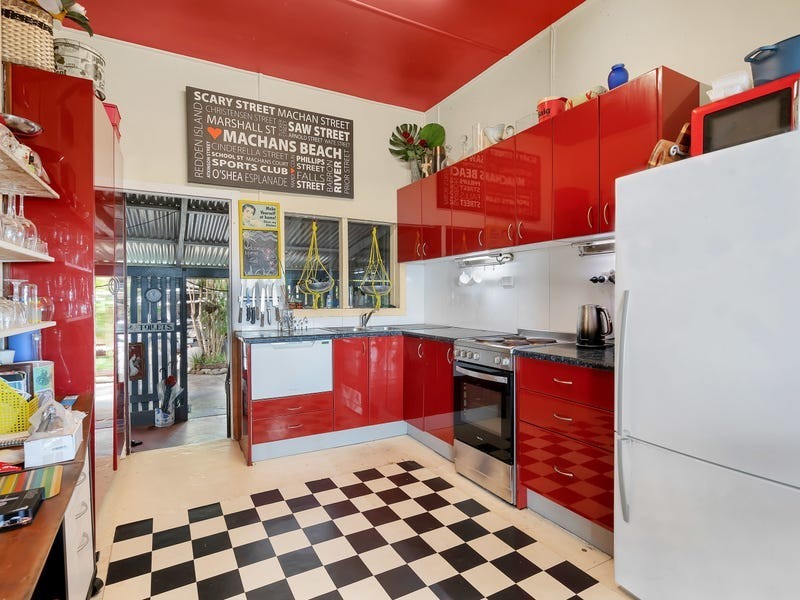 187 O’Shea Esplanade, Machans Beach QLD 4878