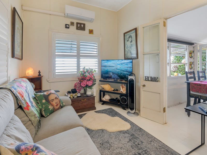 187 O’Shea Esplanade, Machans Beach QLD 4878