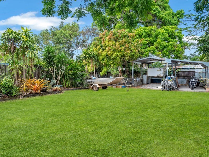 187 O’Shea Esplanade, Machans Beach QLD 4878