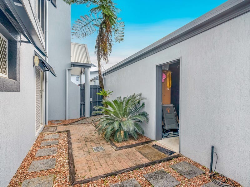 3/10 Brown Street, Woree QLD 4868