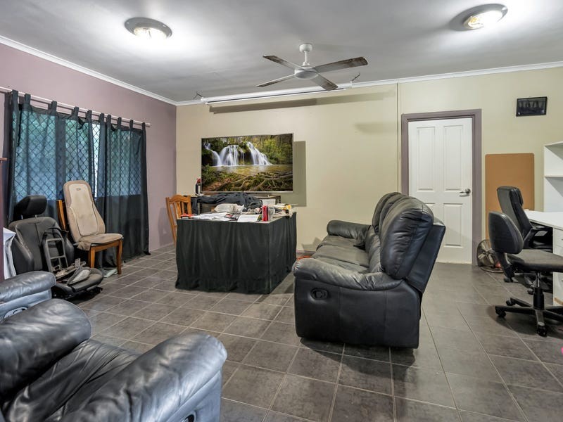 52 Toogood Road, Woree QLD 4868