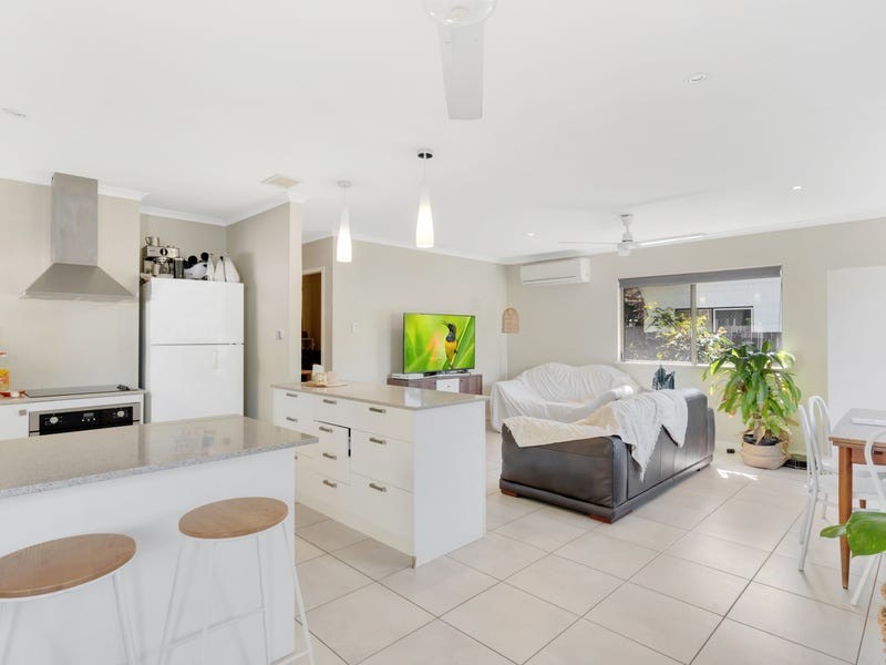 8 Queensborough Close, Trinity Park QLD 4879