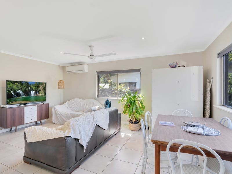 8 Queensborough Close, Trinity Park QLD 4879