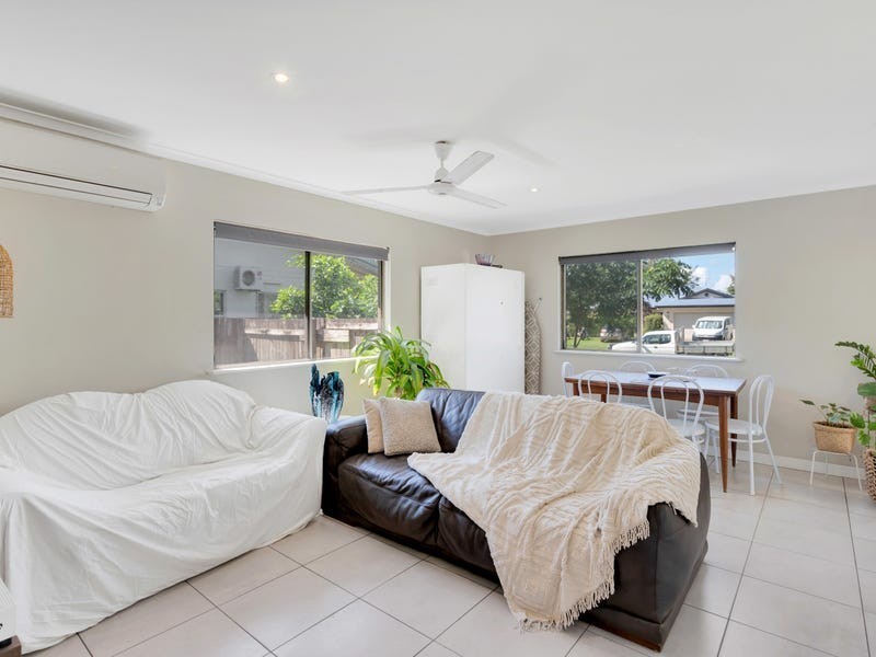 8 Queensborough Close, Trinity Park QLD 4879