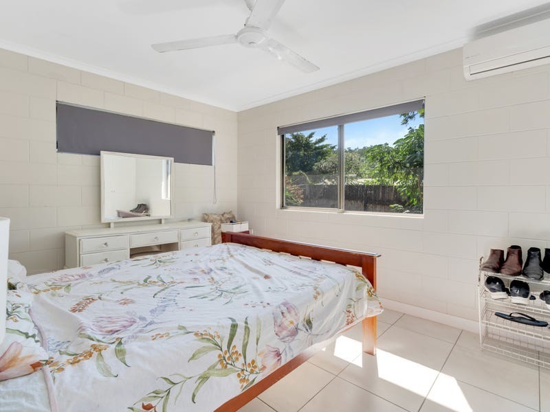 8 Queensborough Close, Trinity Park QLD 4879