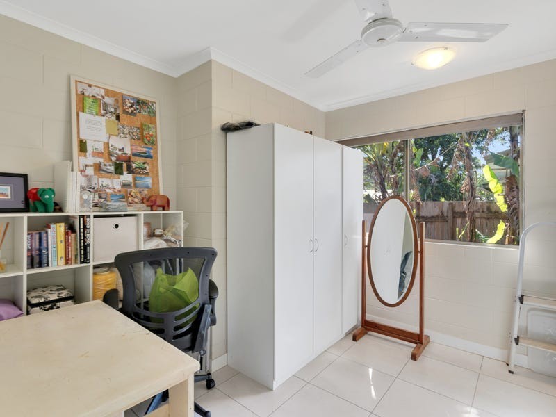 8 Queensborough Close, Trinity Park QLD 4879