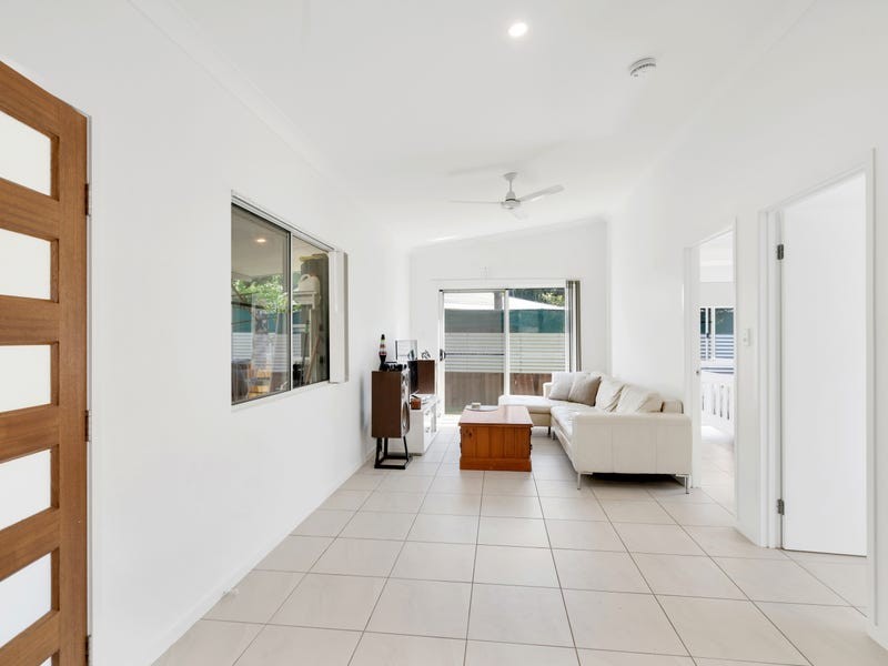 8 Queensborough Close, Trinity Park QLD 4879