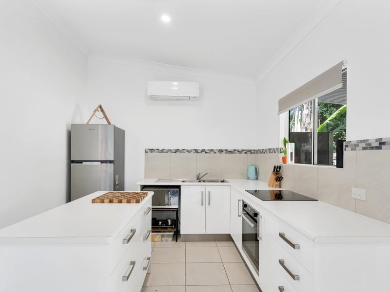 8 Queensborough Close, Trinity Park QLD 4879