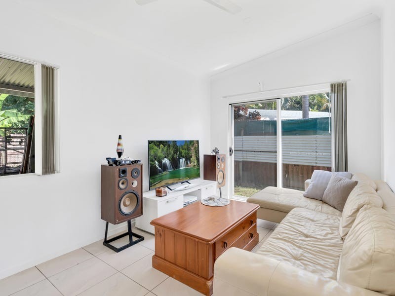 8 Queensborough Close, Trinity Park QLD 4879