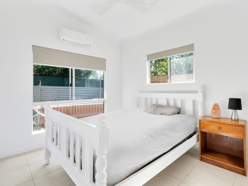8 Queensborough Close, Trinity Park QLD 4879