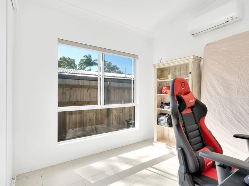 8 Queensborough Close, Trinity Park QLD 4879