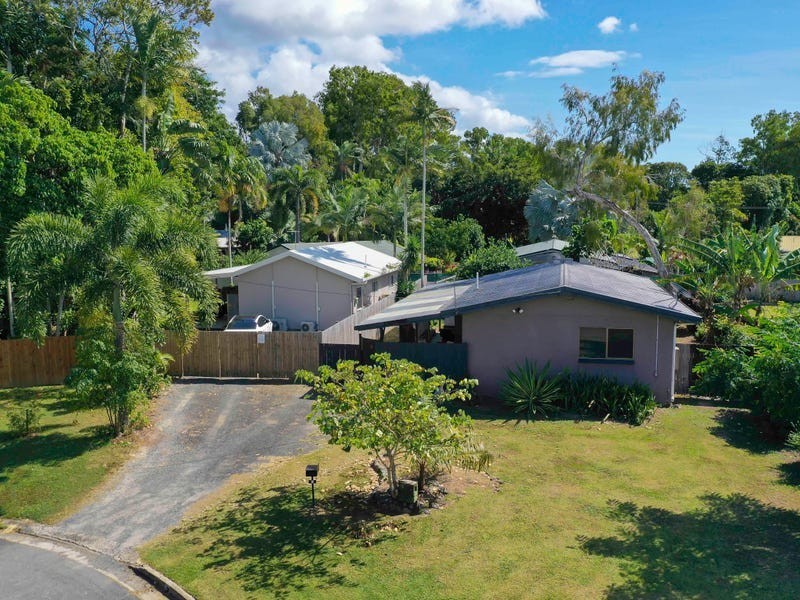 8 Queensborough Close, Trinity Park QLD 4879