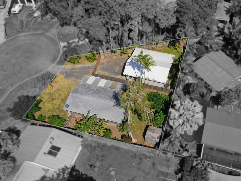 8 Queensborough Close, Trinity Park QLD 4879