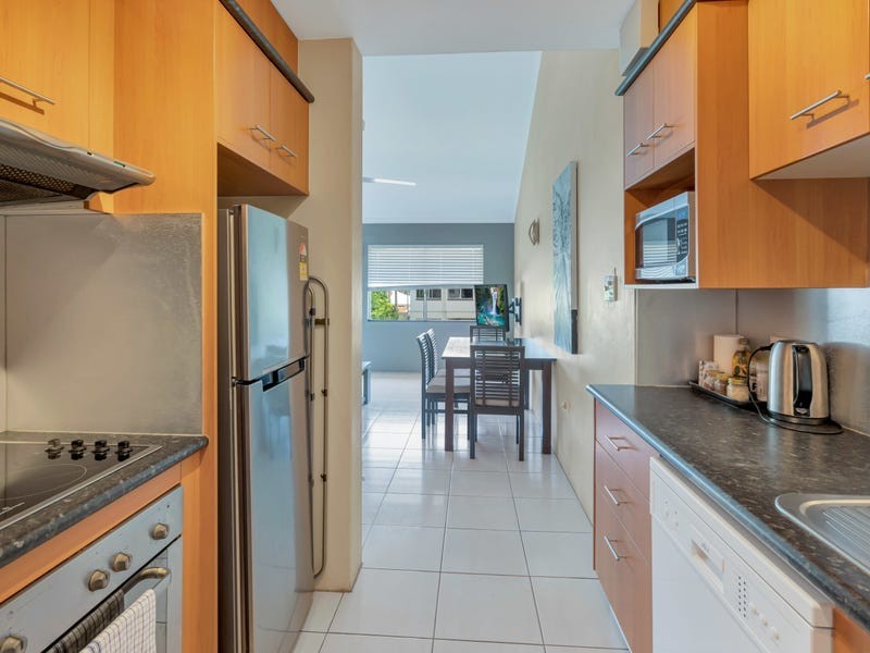 19/239 Lake Street, Cairns North QLD 4870
