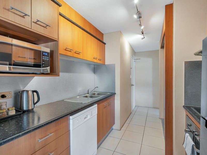 19/239 Lake Street, Cairns North QLD 4870