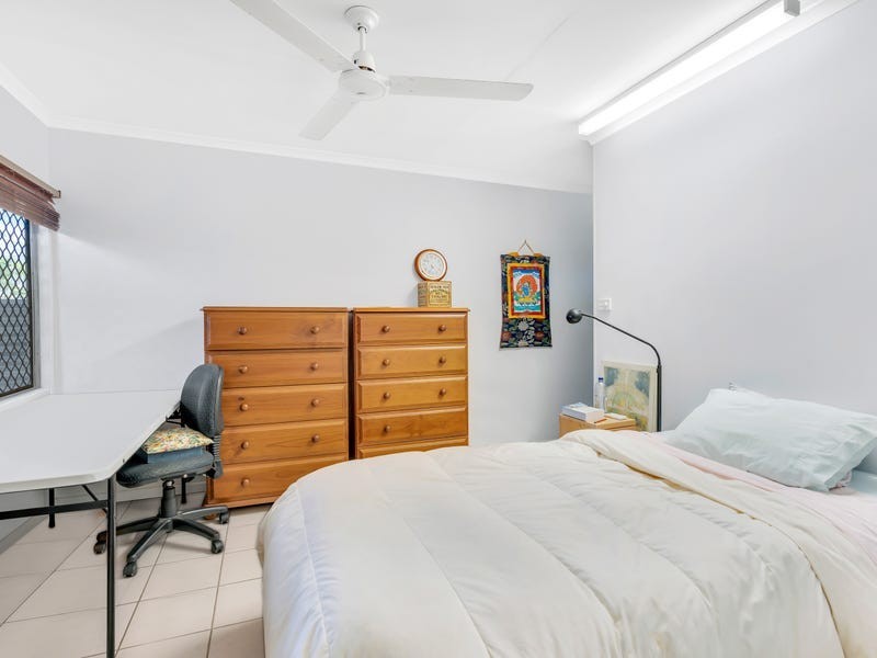 2/440 McCoombe Street, Mooroobool QLD 4870
