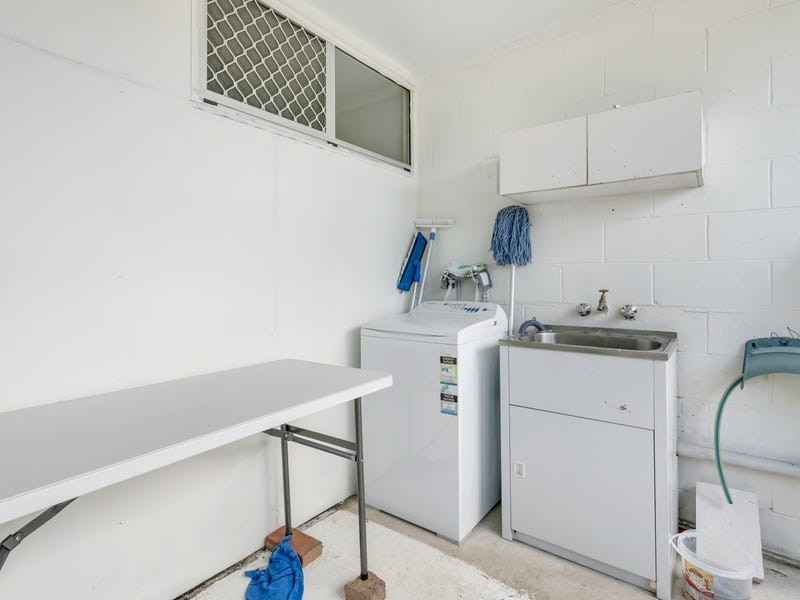 2/440 McCoombe Street, Mooroobool QLD 4870